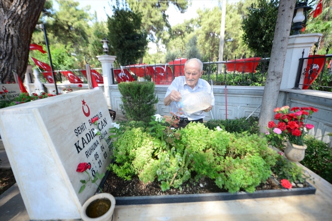 83 yaşındaki Kore gazisinin 30 yıldır devam eden "şehitlik nöbeti"